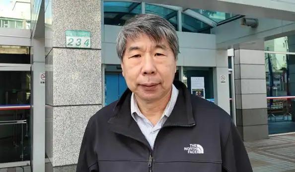 [浮云]台媒有一明白人张亚中，中国许多人都没有想到的，他想到了，他表示，大陆对台