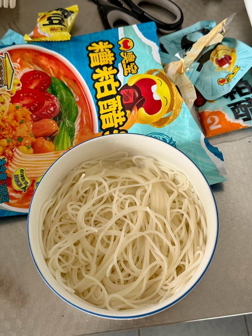把昨天没煮的 今天早晨煮一下吃了 ​​​