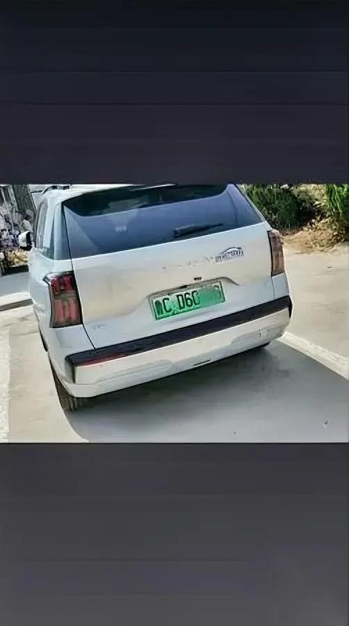 淄博这事儿

太离谱了

居然有人把私人店铺当公厕用，被拒了还撒泼耍横？

就是