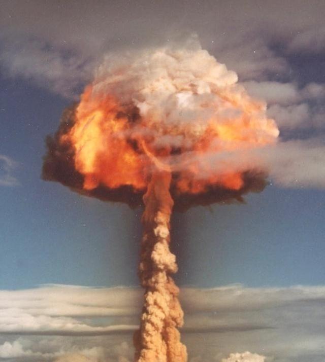 日本右翼一语惊人：若中国核弹造成日本几百万人死亡，那剩下的1亿日本人将开始反击。