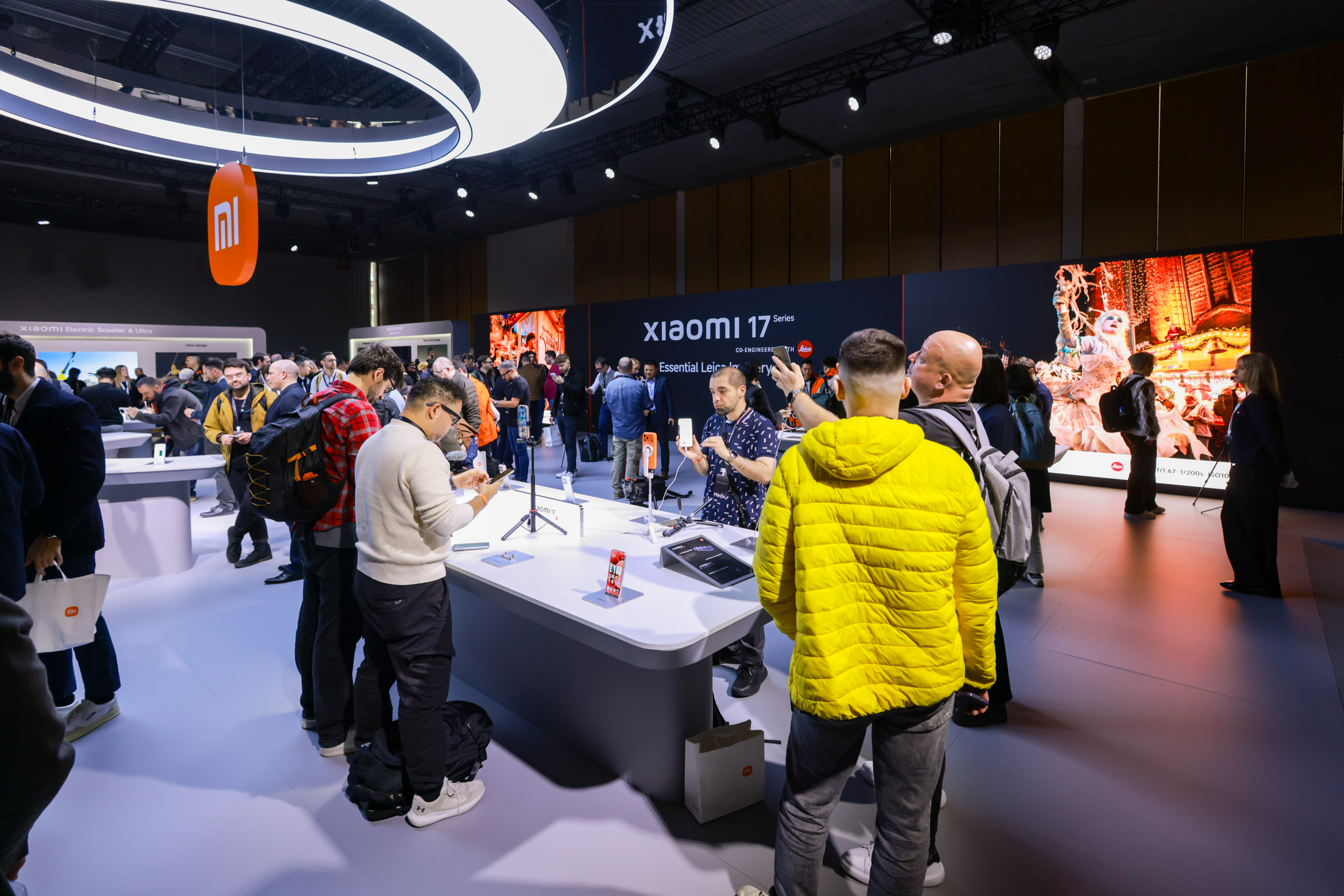 小米徕卡联名新机海外售价16000元太提气了！小米17 Ultra徕卡联名版海外