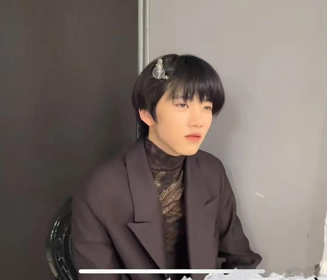 王橹杰新欢，颜值怎么样？ 