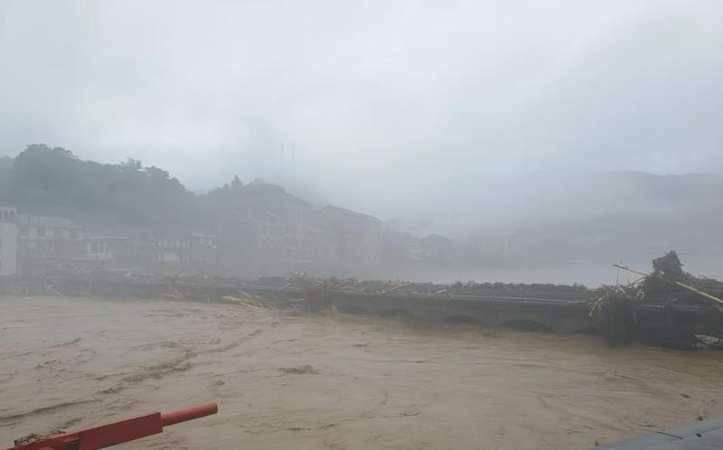 5月17日7时至18日7时，湖南常德石门县遭遇突破历史极值的极端强降雨 。
 