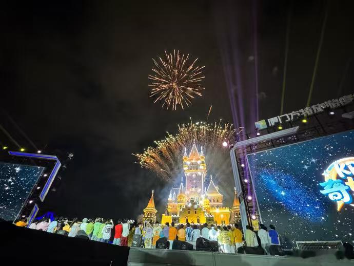 iqoo iQOO杯收官了，今天再看现场返图，烟花升起来的时候，2026iQOO