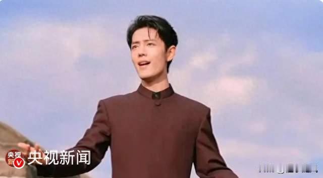 肖战长城演唱《我和我的祖国》以赤诚歌声向祖国献上最深情的告白