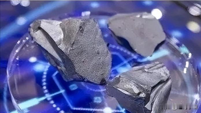 中国又悄悄关上了一扇更要命的门！在稀土还未撕完的时候，中国又加紧了另外一出口，而