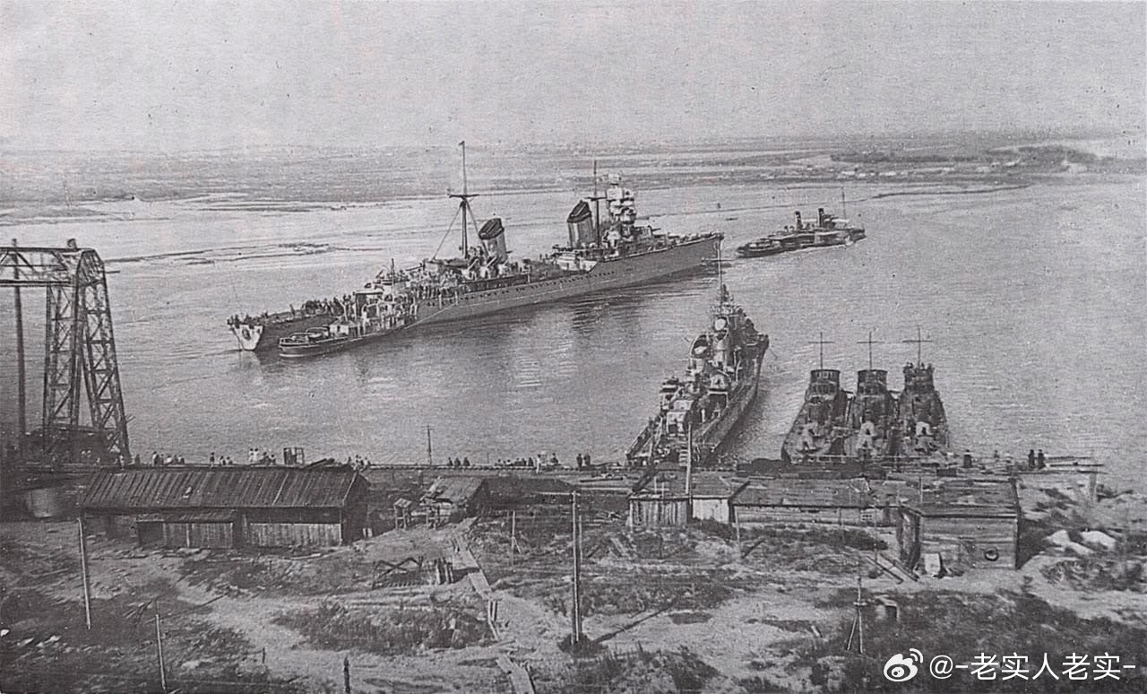 二战苏联被遗忘的主力舰：基洛夫级轻巡洋舰加里宁号和卡刚诺维奇号。这两艘轻巡洋舰都