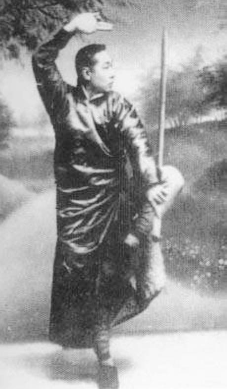 1976年，周总理的警卫员孙吉树说：周总理看到警卫班在练擒拿时，常常为他们矫正动