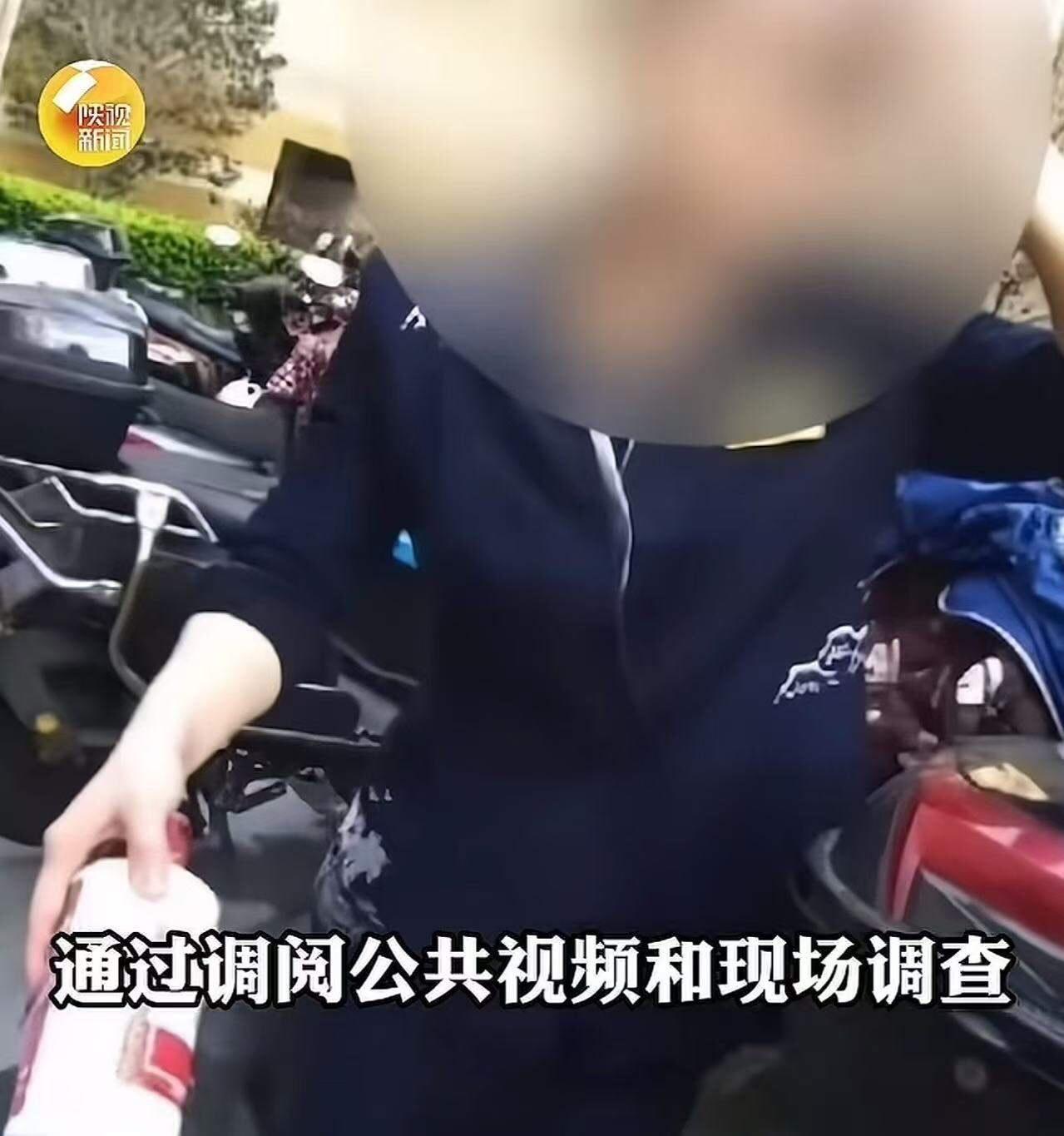 “自作聪明空余恨……”上海闵行，男子自带3瓶飞天茅台到酒店宴请亲友，开席时发现酒