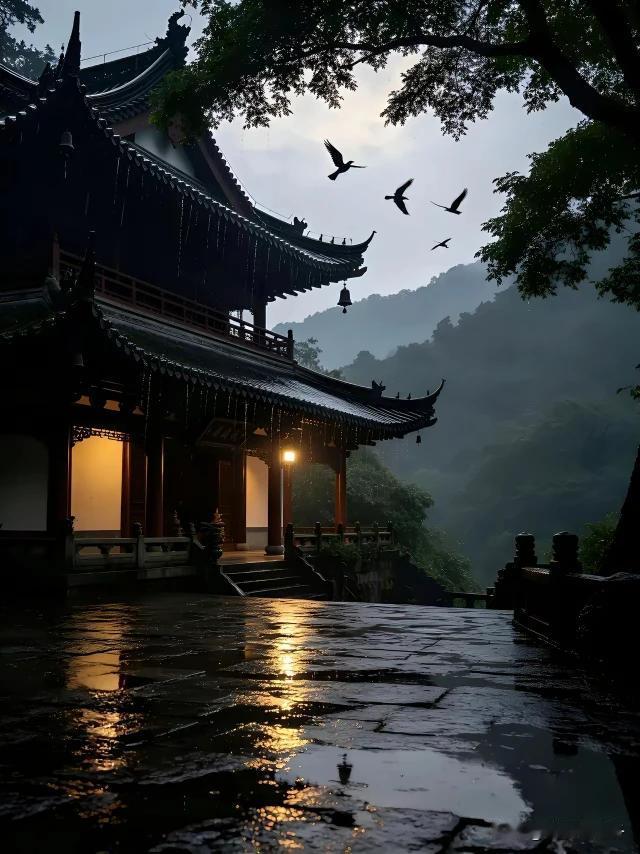 上联：野寺疏钟惊宿鸟
下联：禅堂烟稀鱼声低
