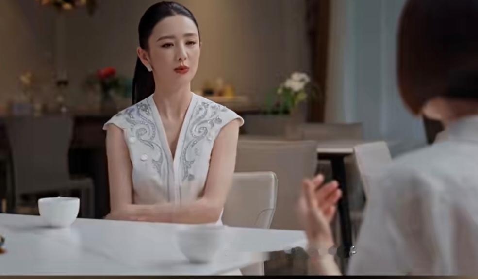 佟丽娅说，现在只面对孩子就够了，如果再再多一段关系，我还得管第三个人、第四个人、