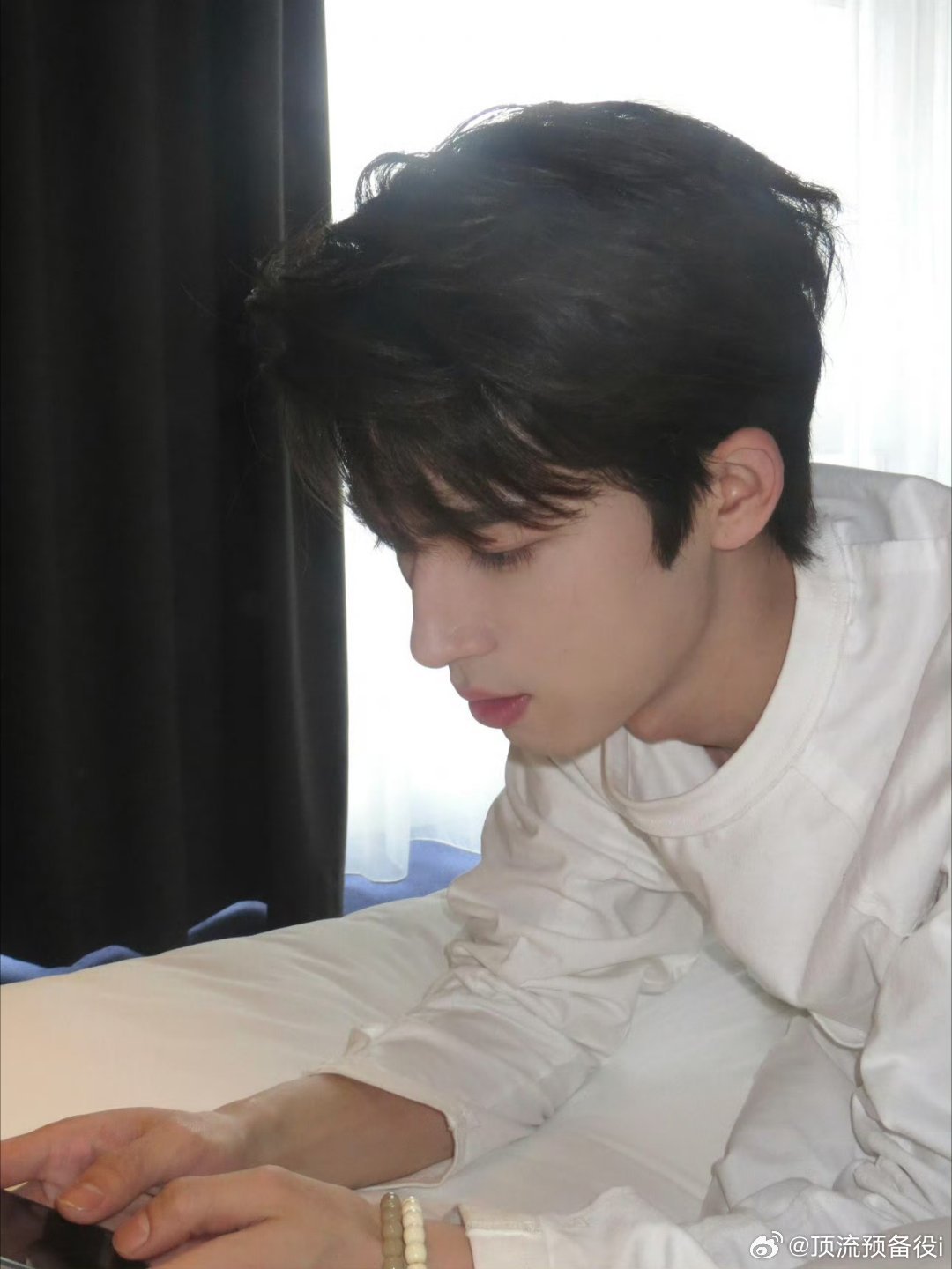 王星越唐宫奇案爆剧红利🈶时尚芭莎就要来了归来才二十多岁