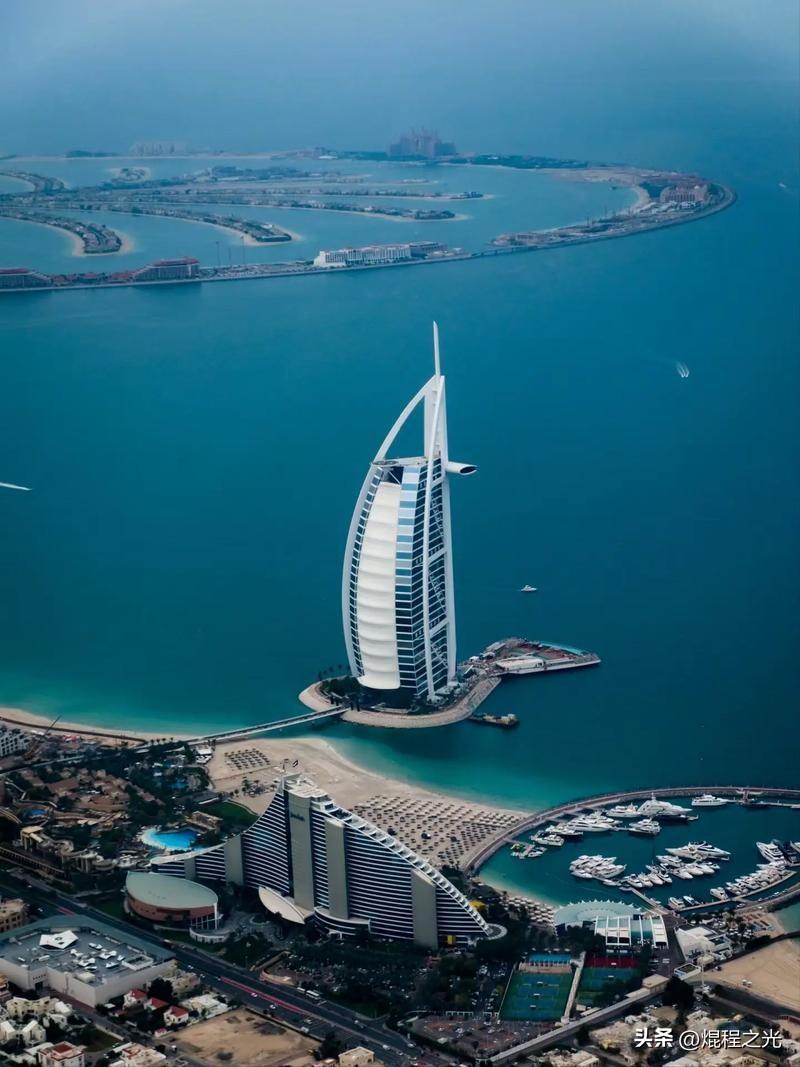 卡塔尔外交部赶走伊朗武官，因其导弹轰炸东北工业港！

·国际榜 消息传来，卡塔尔