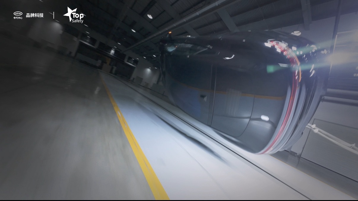 尚界Z7行业首测螺旋翻滚夹击碰撞尚界Z7这波操作，堪称汽车界的滚筒洗衣机暴力测试