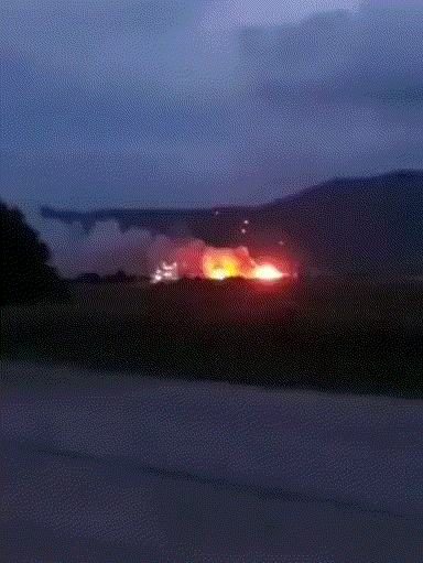 克里米亚半岛一座大型军火库发生爆炸。

俄媒称:克里米亚Islâm Terek地