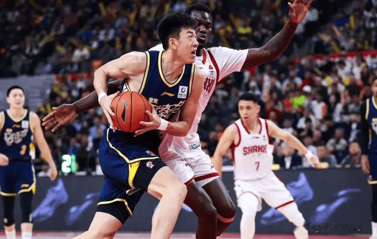 王少杰扛起广东内线，焦伯乔不中用啊




王少杰面对山西高大内线拼劲十足，贡献