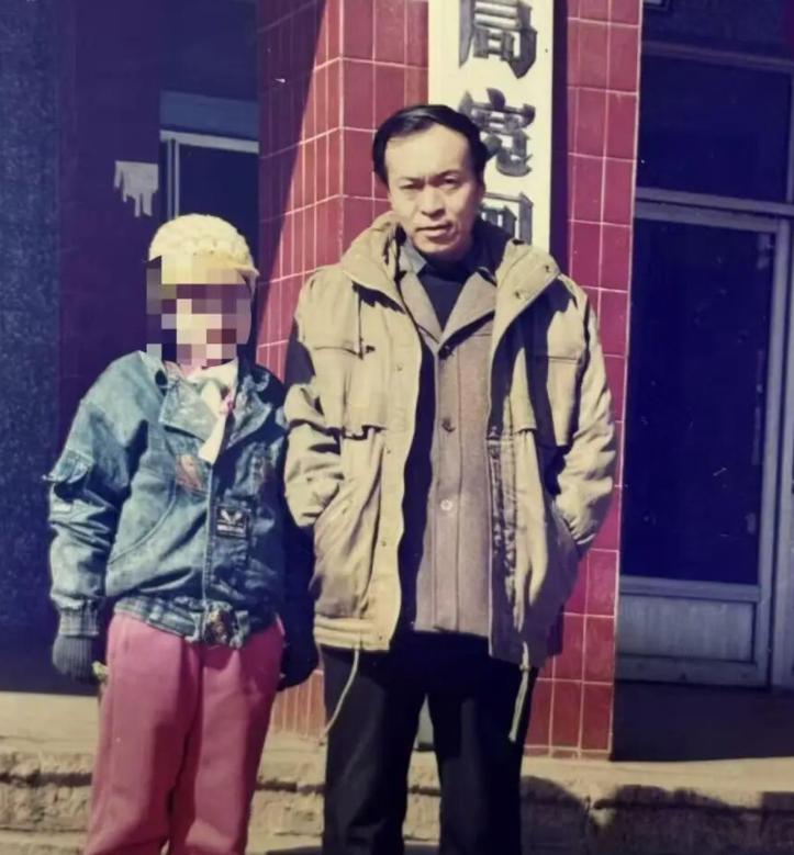 辽宁宽甸，一男子 20 多年前曾是水电六局管理处处长，和同事临时约了顿饭，返回单