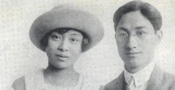 1921年，张幼仪怀孕了，徐志摩知道后，沉默了半晌，冷漠地说：“赶紧去打掉。”结