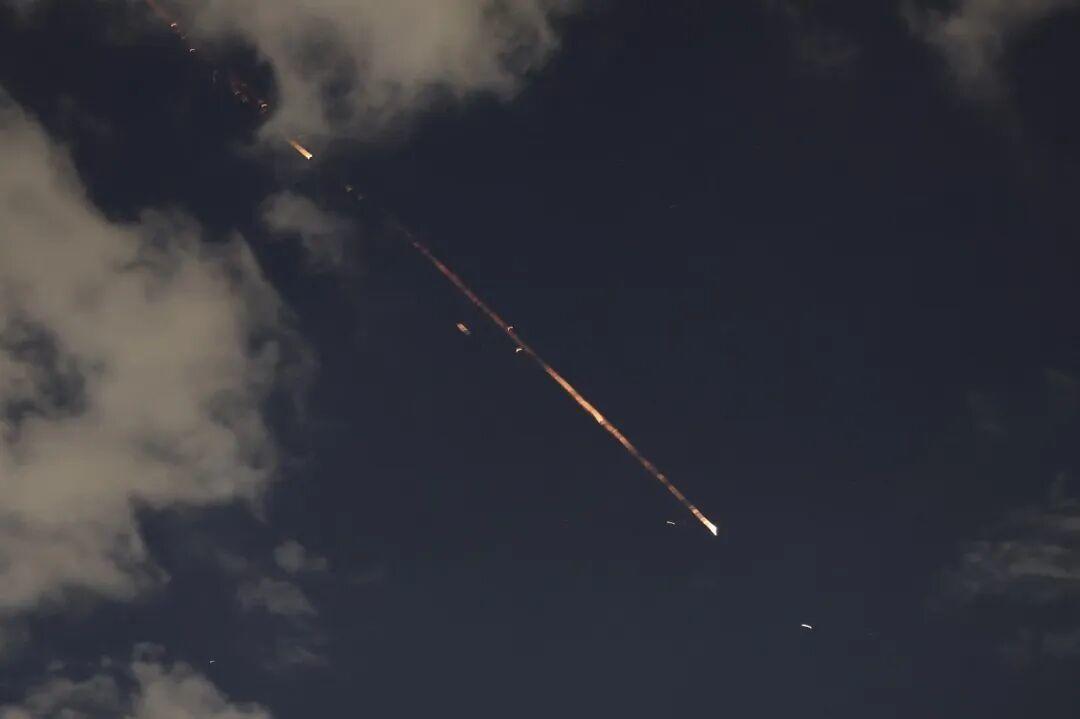 伊朗这是将不和谈摆到了明面上！当地时间2026年3月10日，伊朗伊斯兰革命卫队发