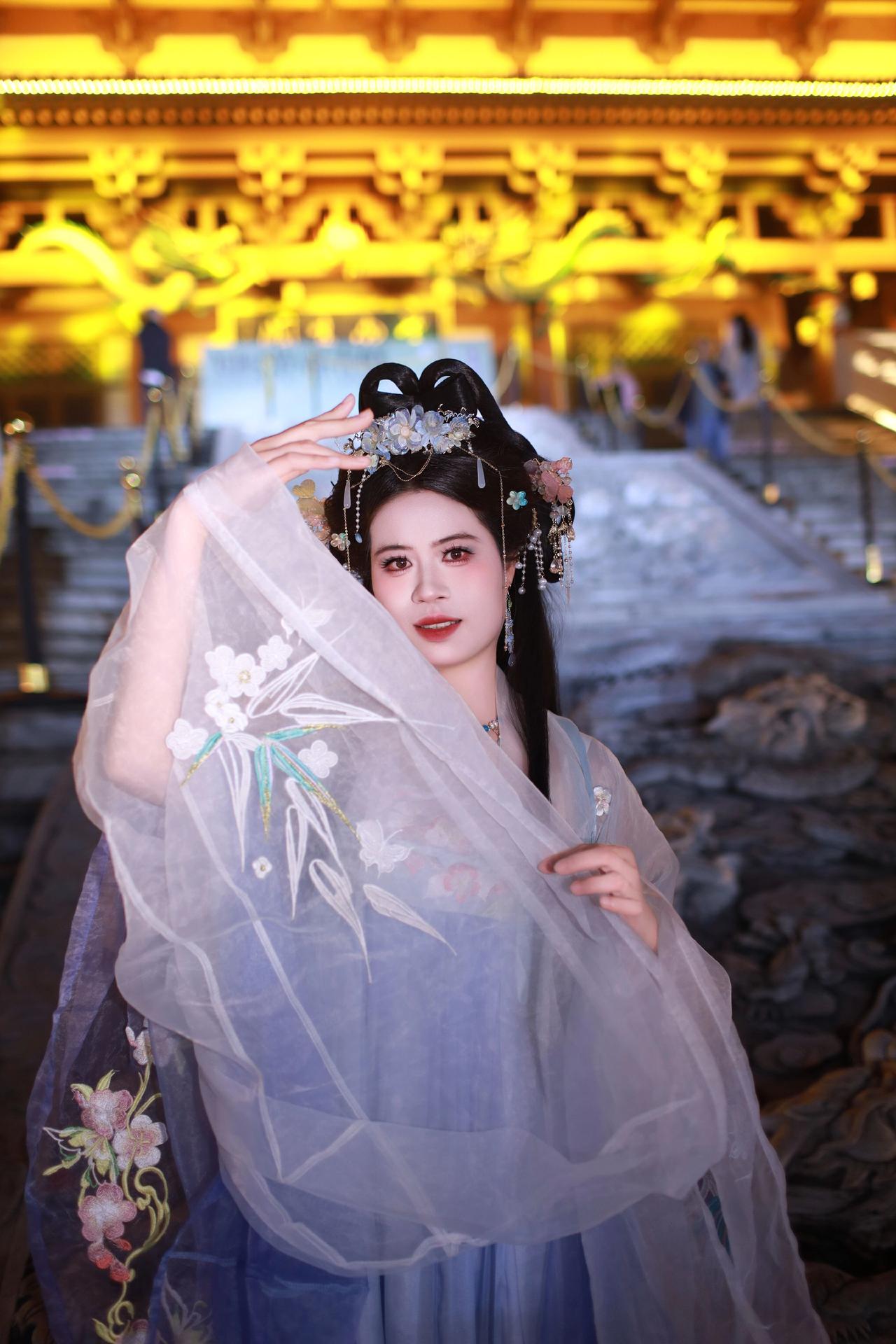 随手拍几张总要穿次少数民族服饰吧 晒出你的民族服饰穿搭 古装拍照 穿越古画为你而