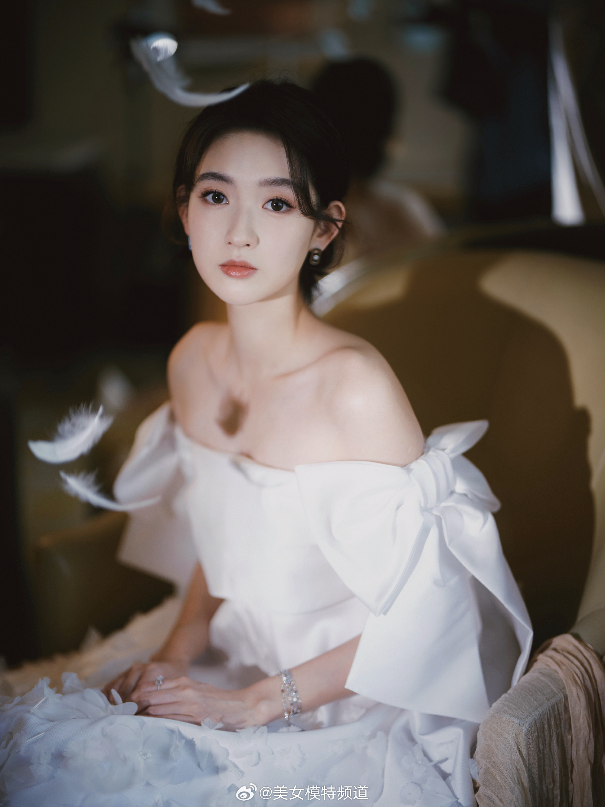 王玉雯纯白的浪漫气息 