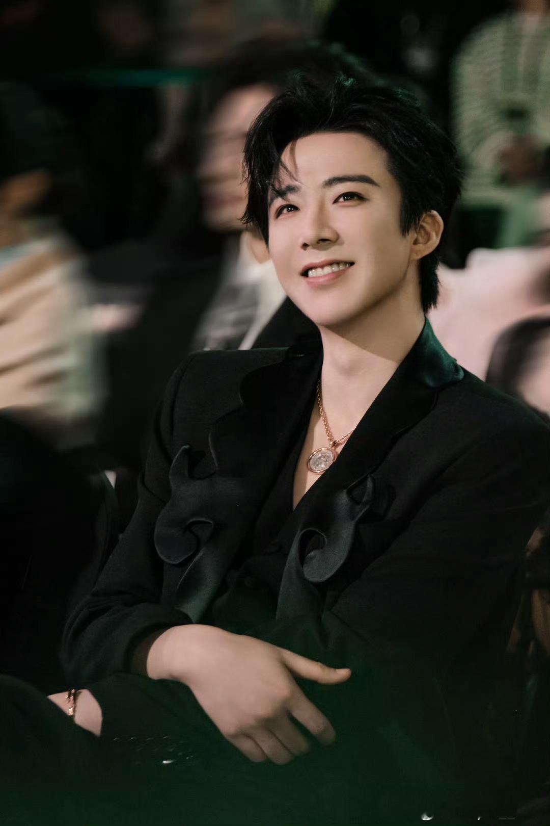 给刘宇宁的小纸条 /刘宇宁的2025巡演 /刘宇宁新歌门 /刘宇宁的笑容超治愈，