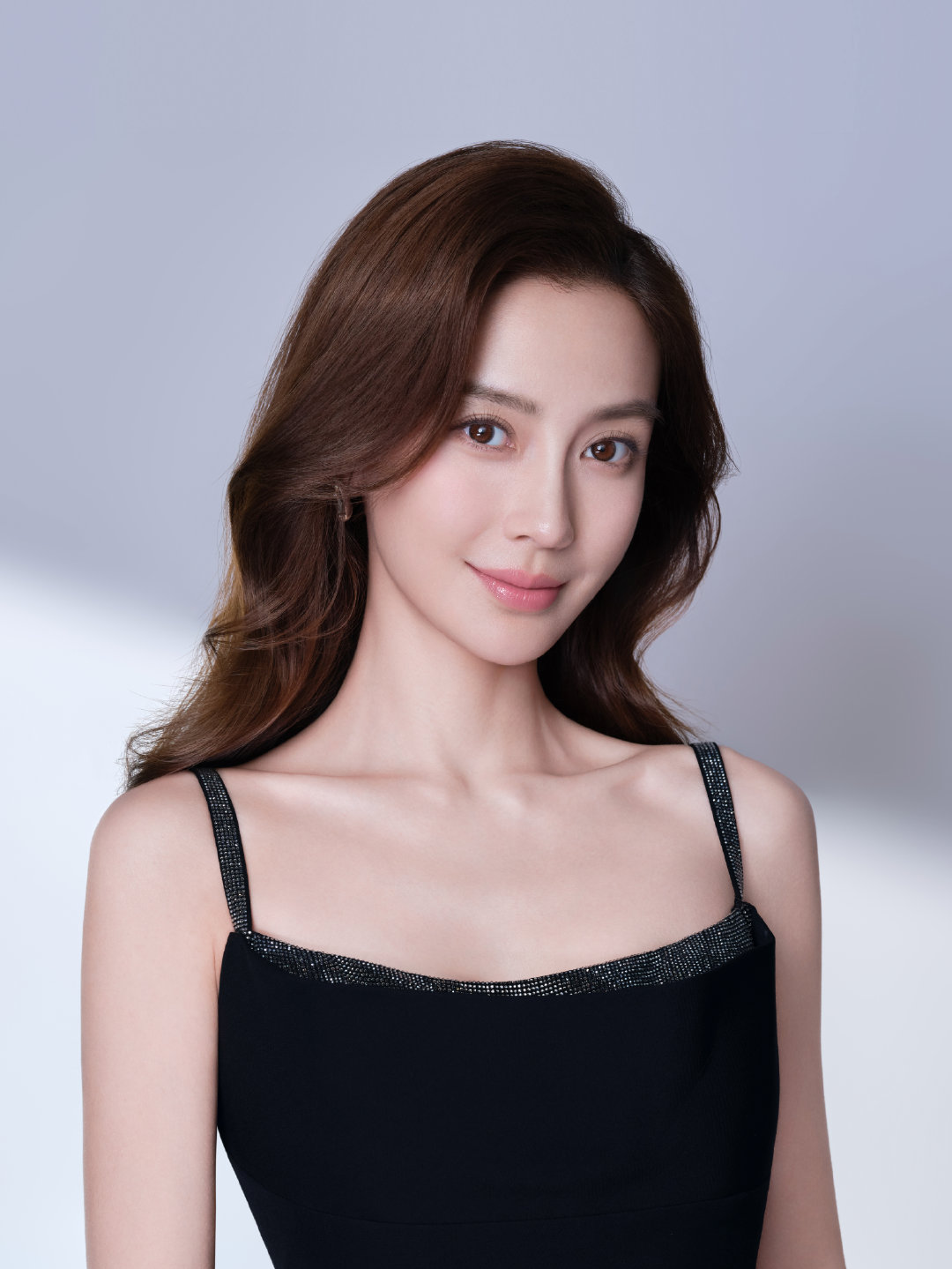 Angelababy生图有多权威 贴头皮造型最考验骨相，而Angelababy直