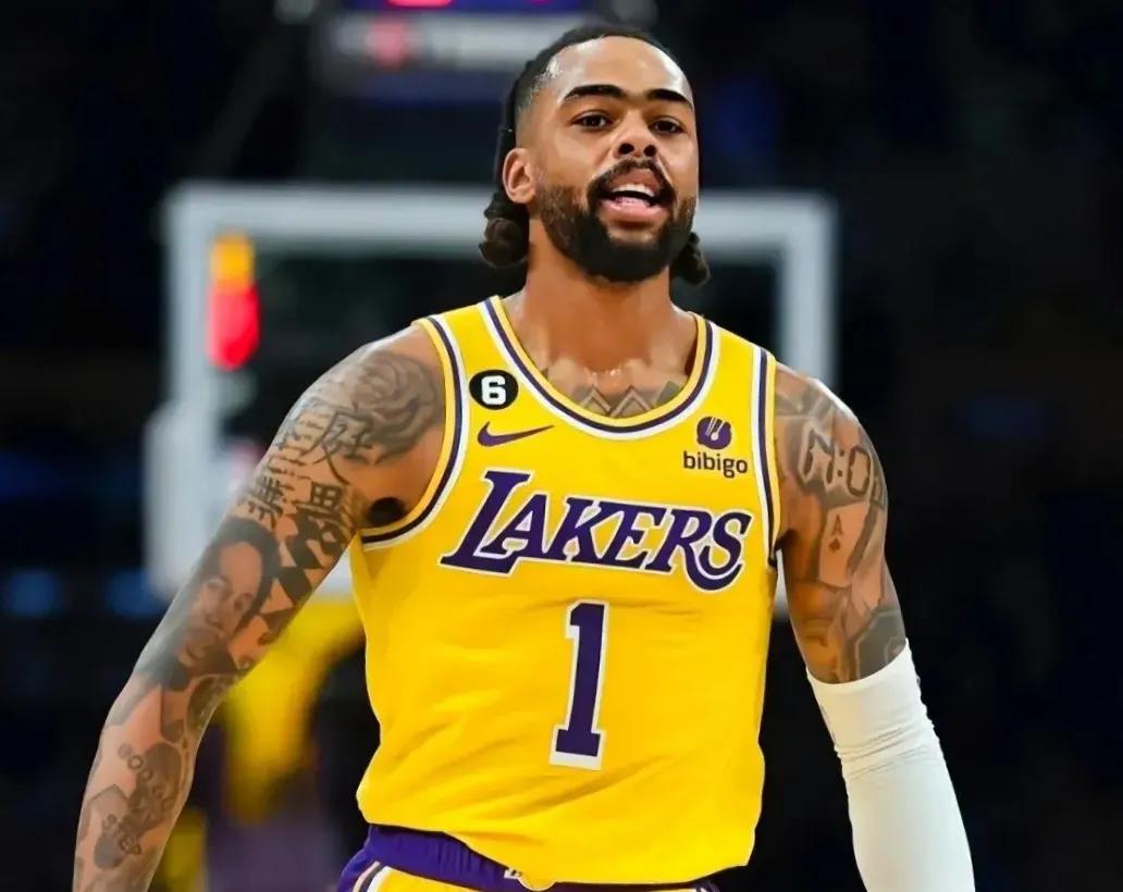 这才是哈姆想要的三后卫，再战穆雷不怕了，丁维迪就不用了。
第一，湖人战胜鹈鹕的比