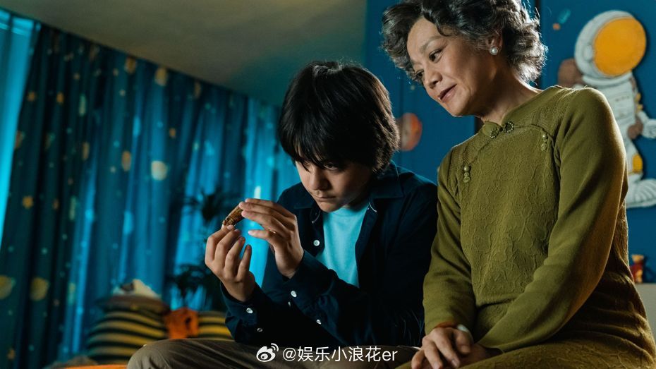 张艾嘉夸诺一有刘烨演戏的天分 据台媒，张艾嘉谈及在《熊猫月宝》中饰演她孙子的诺一