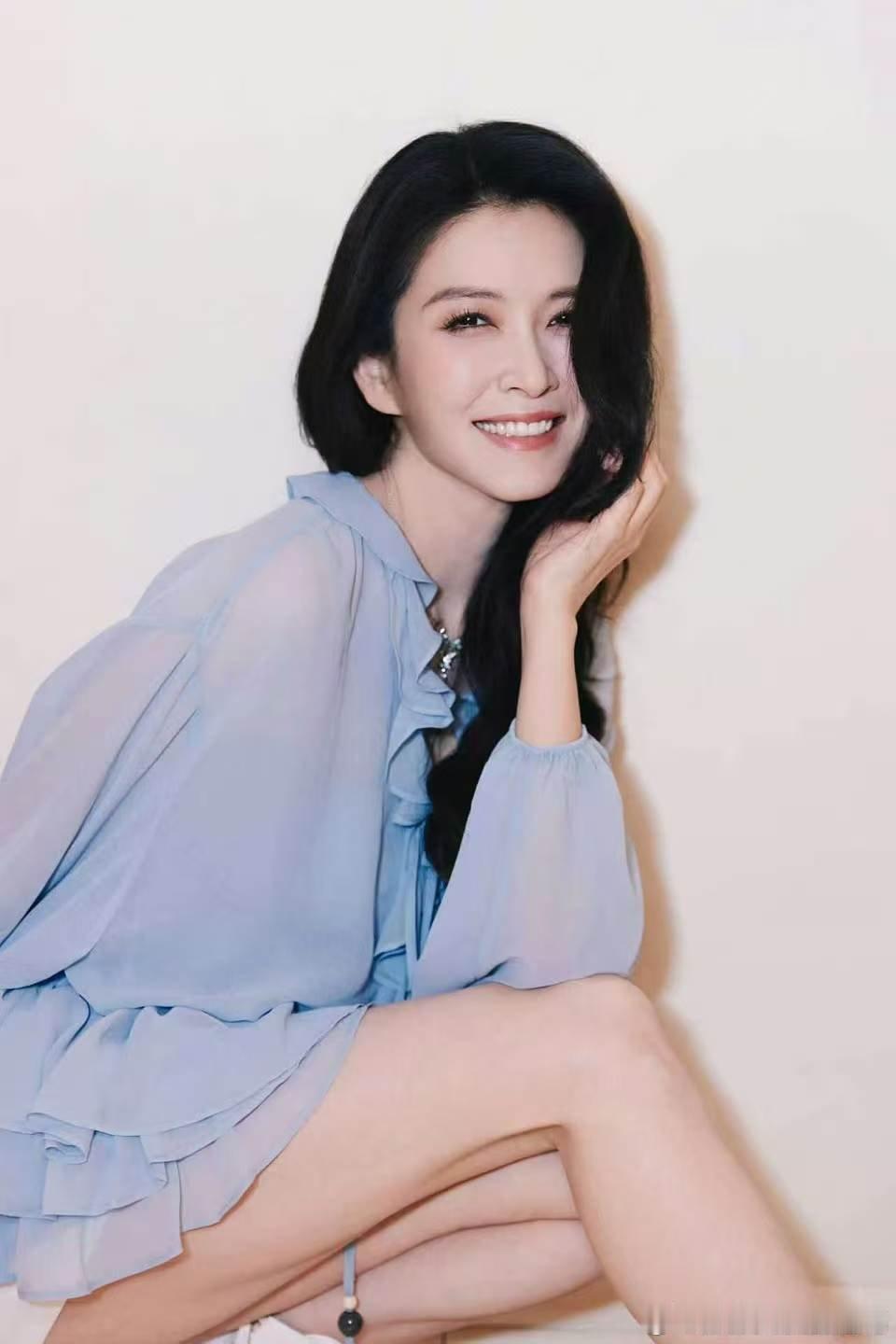 徐洁儿回应雷霆头像舞台上超飒的徐洁儿，私下居然用这么有年代感的雷霆头像！和头像同