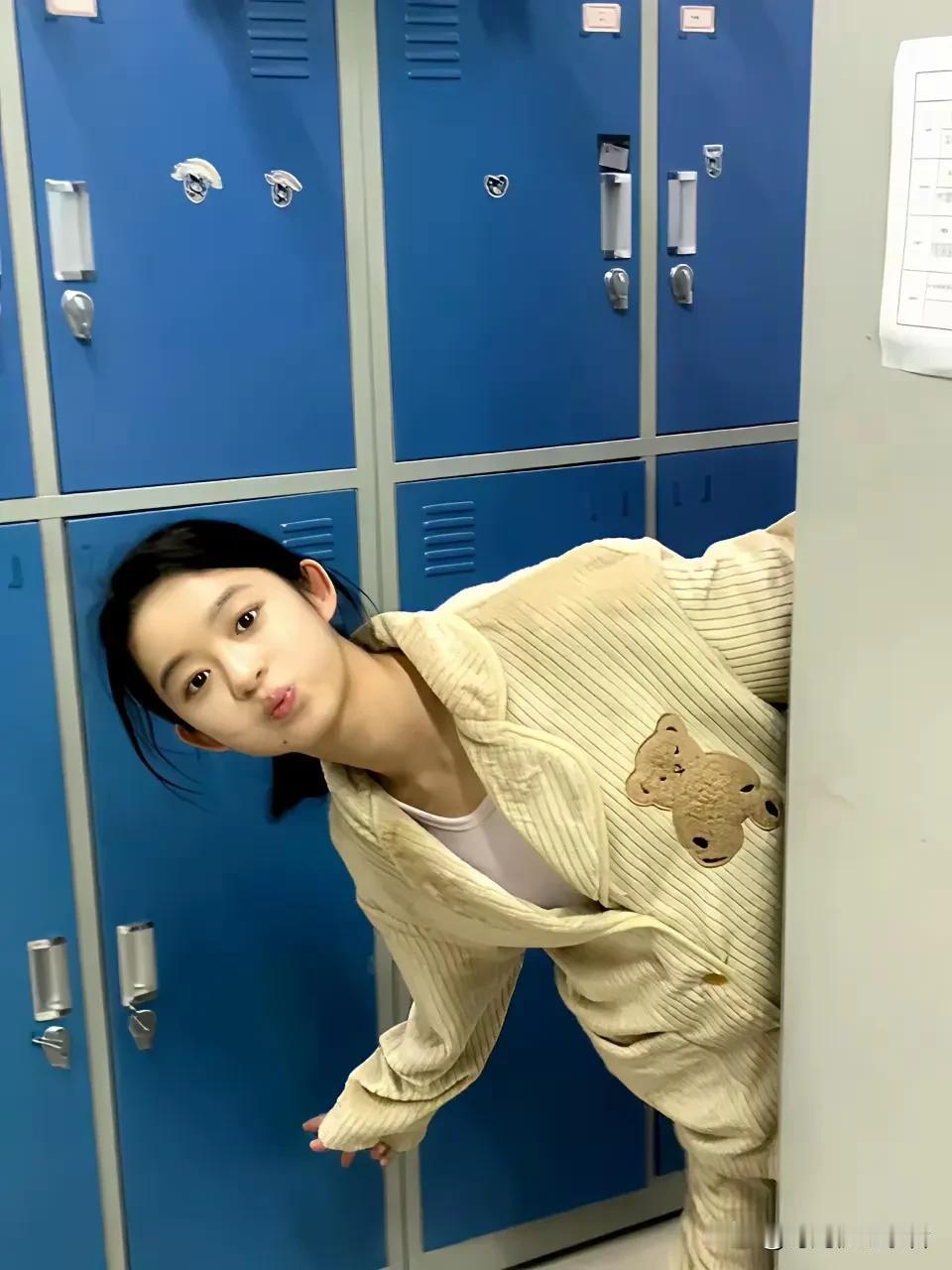 黄杨钿甜如今什么情况？还能正常拍戏吗？毕竟她不算是劣迹艺人，黄杨钿甜虽然如今家庭