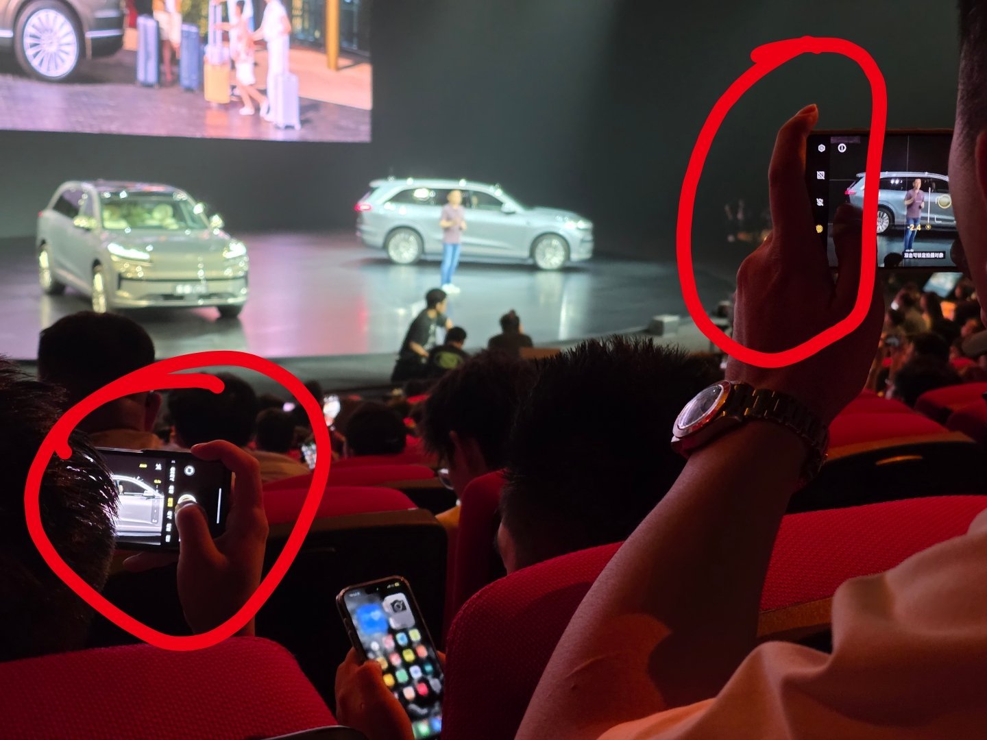 最近参加车的发布会，我发现用 vivo 的车媒越来越多了。 ​​​