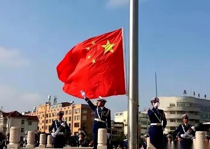 刚清理完一波，以为到这儿就完了？解放军反手又是一记回马枪，这次枪口直接顶到了全军