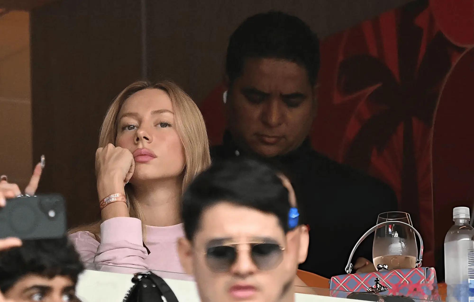美加墨世界杯姆巴佩的女朋友，爱珀斯托现场观战！给巴佩打打劲！ 