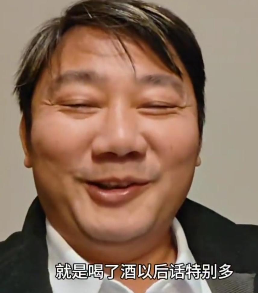 张雪回应对易记者的称呼
“小易”是非常熟悉了才这样的称呼，易记者只有一个缺点，那