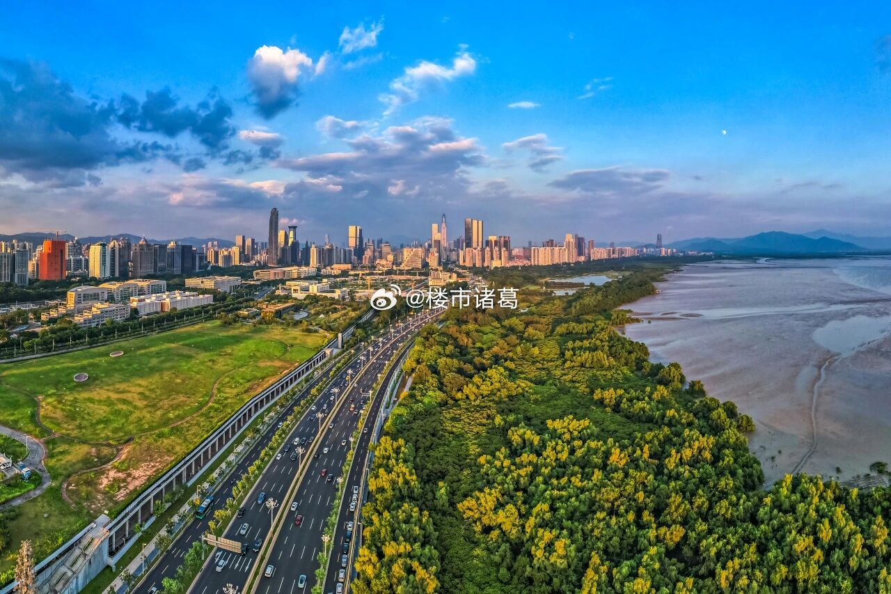 2025年，深圳环境空气质量指数优良率达97.5%，PM2.5浓度排名全省第一。