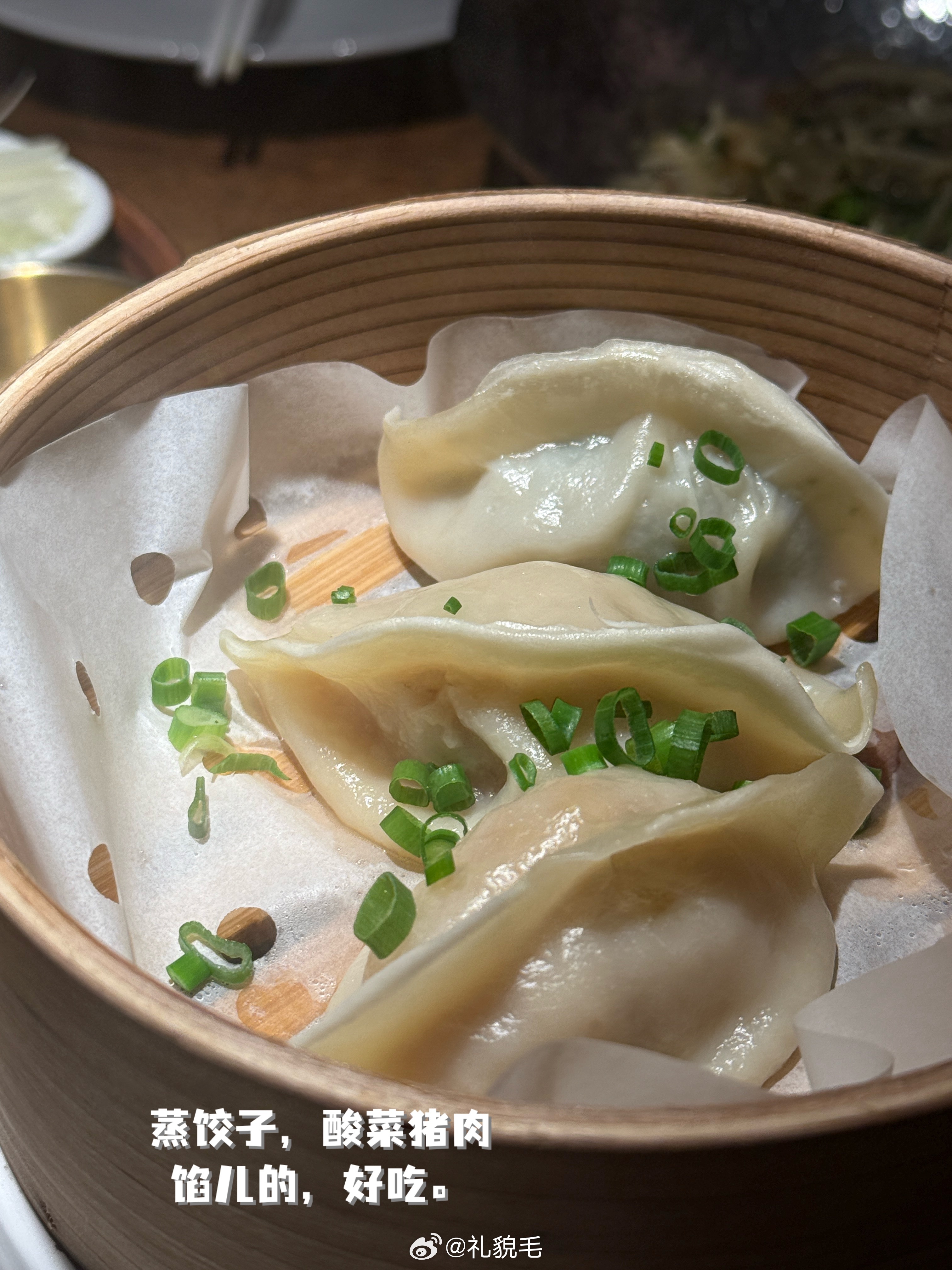 一直对融合菜没什么好印象，今天排不到日料退而求其次走进了一家融合菜，居然蛮好吃的
