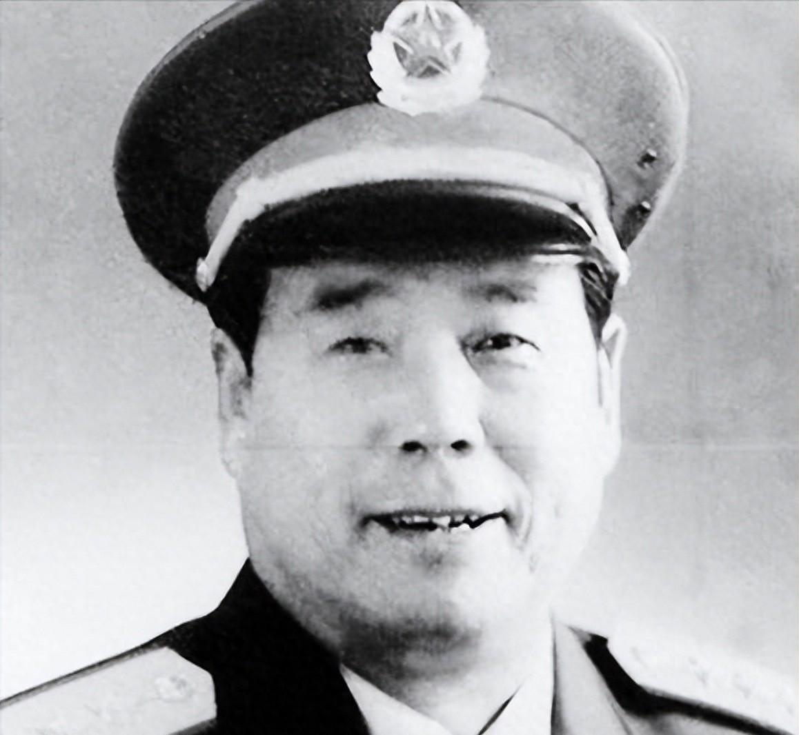 傅全有年少越级升任军区司令，63岁获上将军衔，如今已九十四载高龄
1985年盛夏