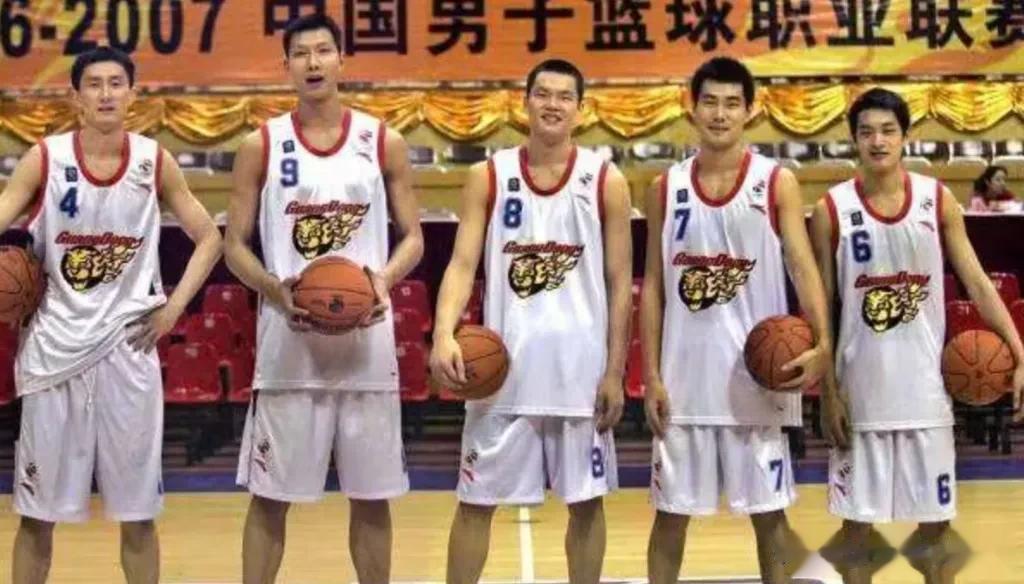 有一说一，广东队史最伟大球星排名如下，你是否认可？

1，易建联，36岁，9号，