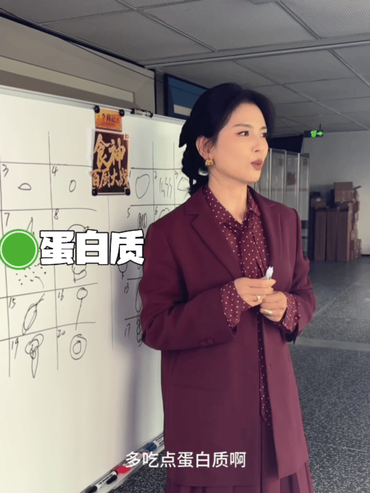 刘涛给高考生开食谱了身边不少家长愁坏，天天纠结孩子高考三餐咋做。刘涛贴心分享专属