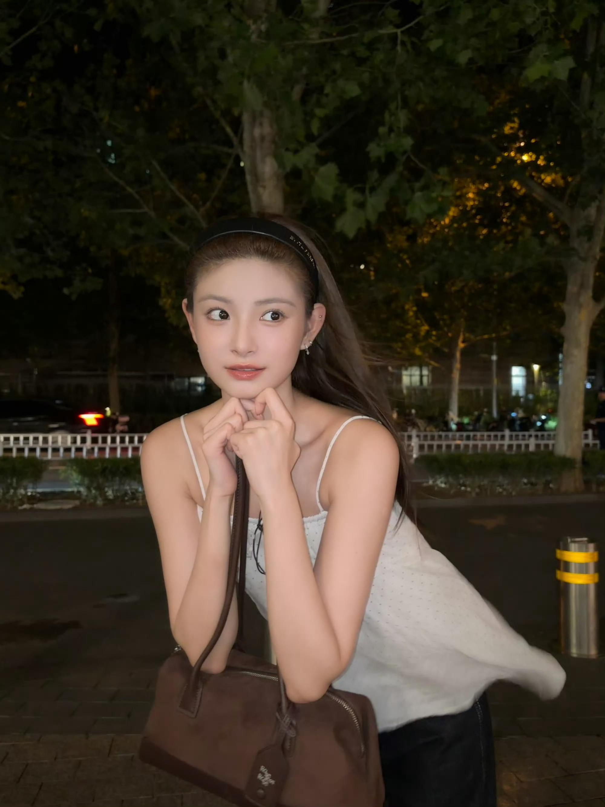 女明星贴头皮造型贴头皮造型怎么能少了王怡人呀贴头皮也美美的请多了解了解王怡人