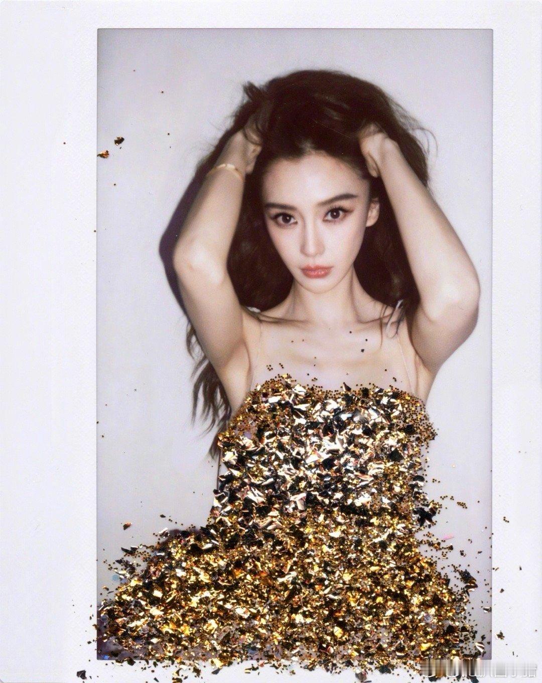 Angelababy 撕拉片营业！呜呜呜呜呜呜呜呜呜鼻姐你好美想和姐姐一起跨年