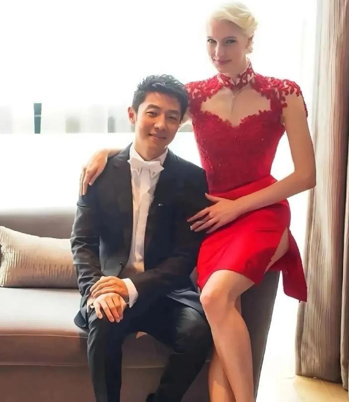 撒贝宁口袋里的半块枫糖，放了三年还没化。不是放得住，是他一直贴身揣着，那是李白从