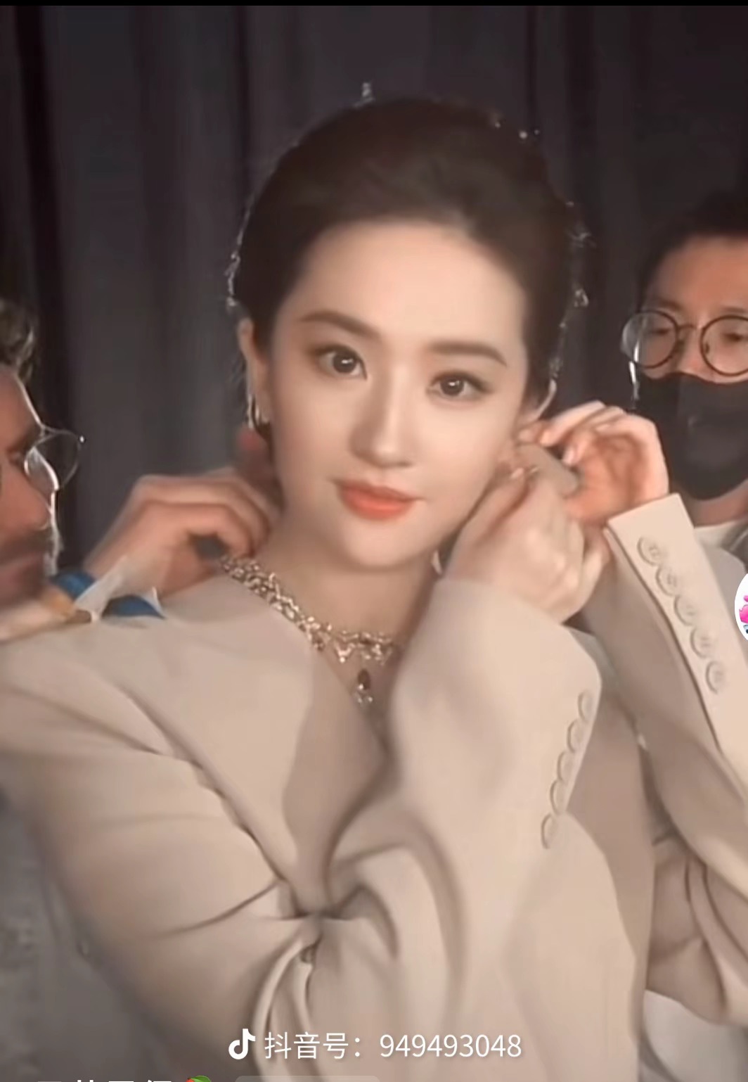 上一次在美国拍摄宝格丽全球广告已经是两年前的事，因为这一次（今年）在美国拍摄的全