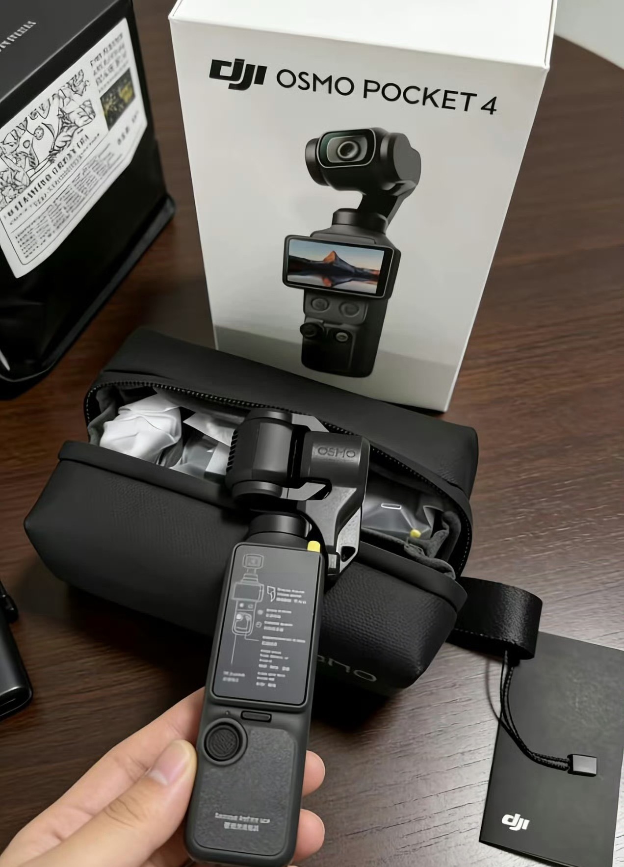 大疆Pocket4确定16号Pocket 4要发了！！！这玩意就是自媒体生产工具