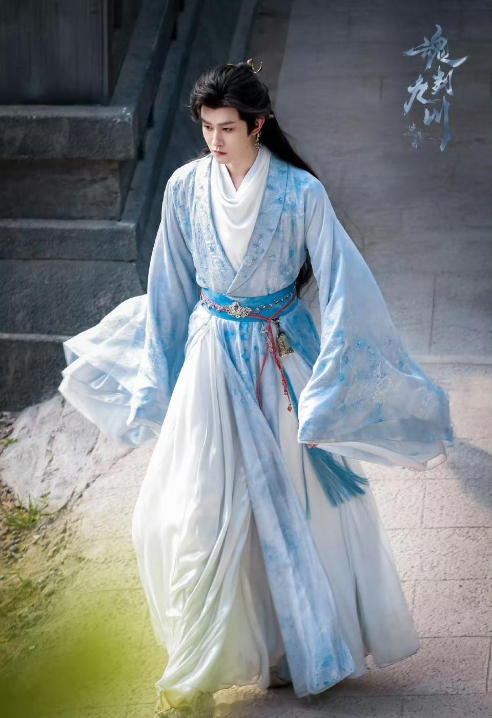 田嘉瑞《魂判九川》最新路透这套造型好美好美，跟田嘉瑞顶级的身材适配度满分💯田嘉