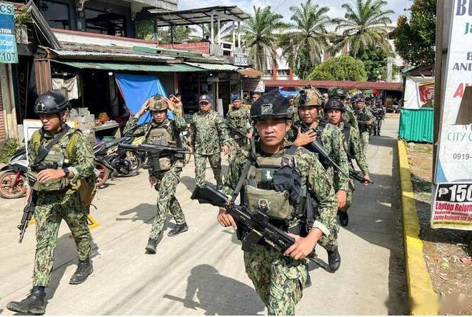 菲律宾南部交火致10名武装人员死亡 查获枪支爆炸物海外新鲜事 菲律宾警方通报称，