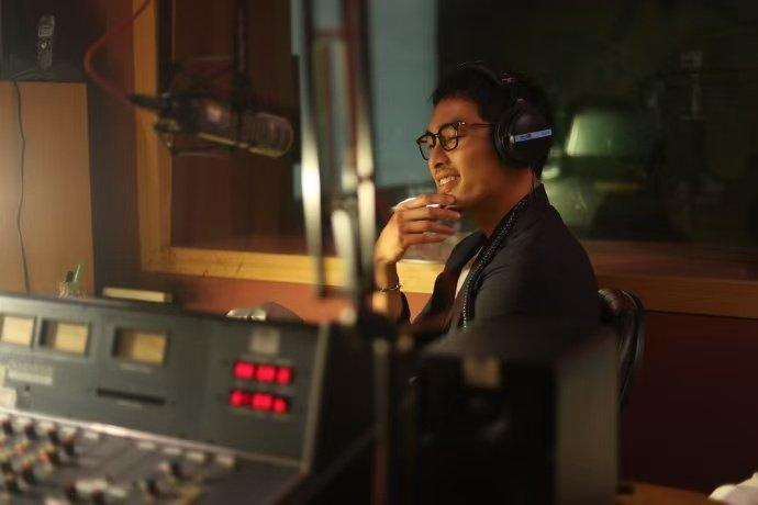 杨祐宁在《接招吧！制作人》里那段录音室戏真的太细腻了，激烈争吵之后没有一句台词，