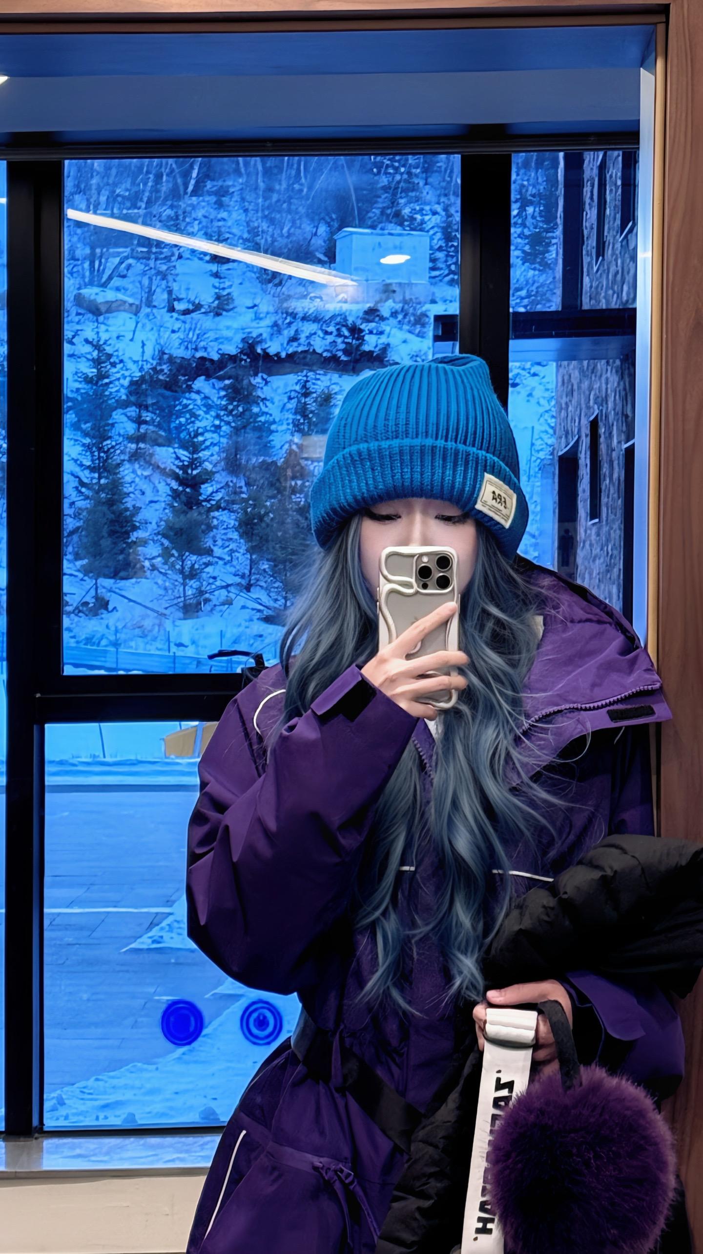 滑雪告诉我 越失控越要顺着板头一起失控 慢即是快 接受踌躇畏惧放直板的...