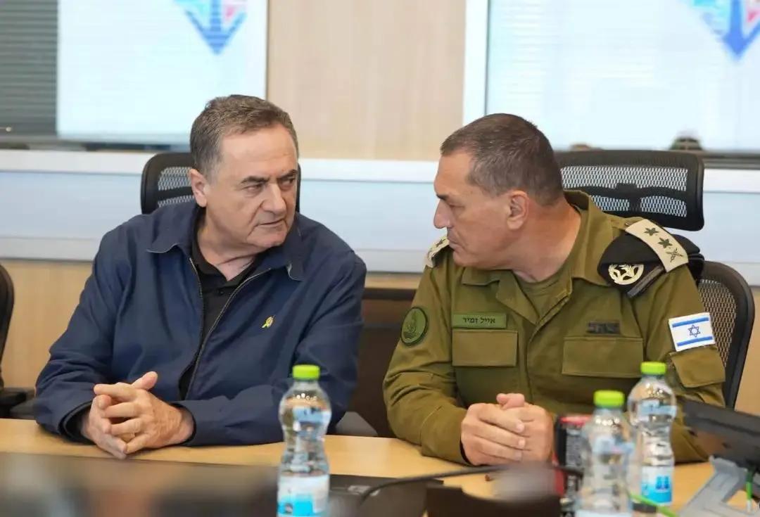 卡茨——以色列现任防长。在以色列军方权倾天下，冷血、好战。以色列轰炸叙利亚、巴勒